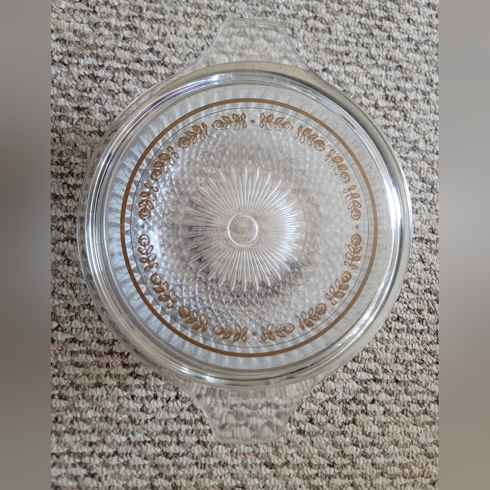 Pyrex Casserole Dish with Lid